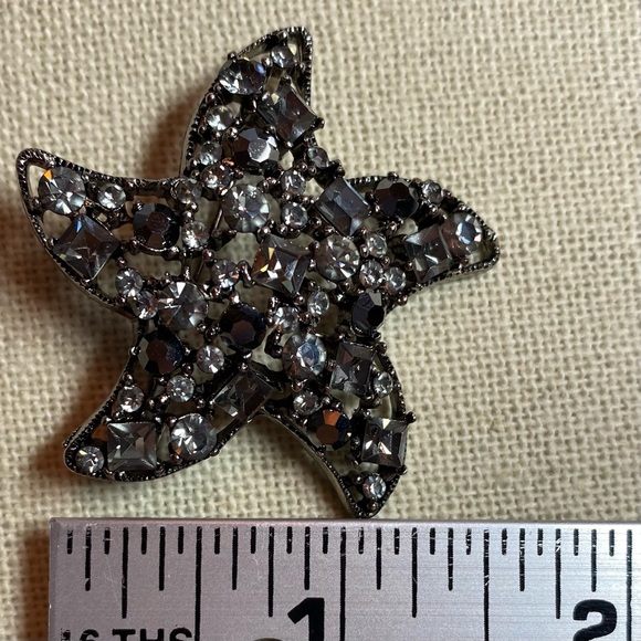 Vintage metal Silver w/gray stones starfish Brooch. - Picture 2 of 4